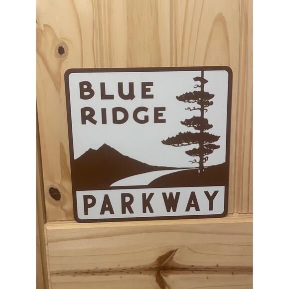 Blue Ridge Parkway Road Sign Travel Virginia North Carolina Mountains - Picture 1 of 2